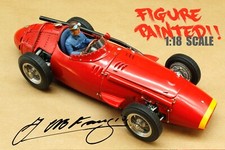 1/18 FIGURINE FANGIO DRIVING