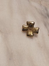 broche pin's croix logo