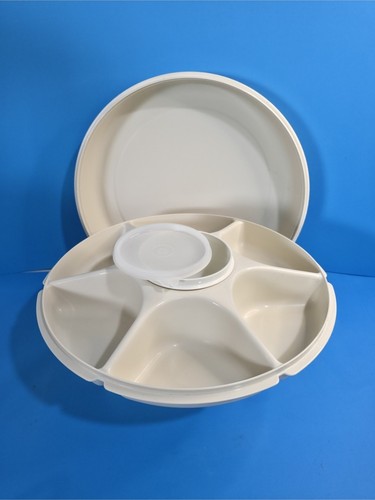 Tupperware serving center - center, 4