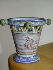 NEVERS GABRIEL MONTAGNON BEAU POT PICHET TROMPEUR EN FAIENCE ht 13,5 cm