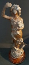  STATUETTE EN REGULE PATINE BRONZE SIGNE CH.RUCHOT (marguerite par Ruchot )