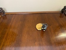 Sculpture souris avec biscuit