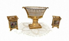 CENTRE DE TABLE ET DEUX VASES