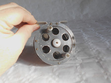 Ancien moulinet de pêche à la mouche 9cms de diamètre avec moulinet 7,5cm poss français années 50