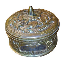 MAGNIFIQUE BOITE EN BRONZE A POUDRE AVEC INTERIEUR EN METAL PEINT