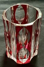 Vase en cristal taillé style Saint-Louis overlay rouge – 20ᵉ siècle