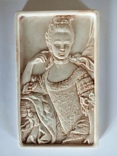 Bas relief Marie Antoinette