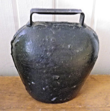 Ancienne sonnaille cloche de vache. Joli son d'alpage