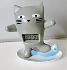 Réveil Horloge KAM KAM chat qui attrape un poisson à quartz écran LCD