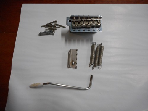 Fender stratocaster tremolo - fender,