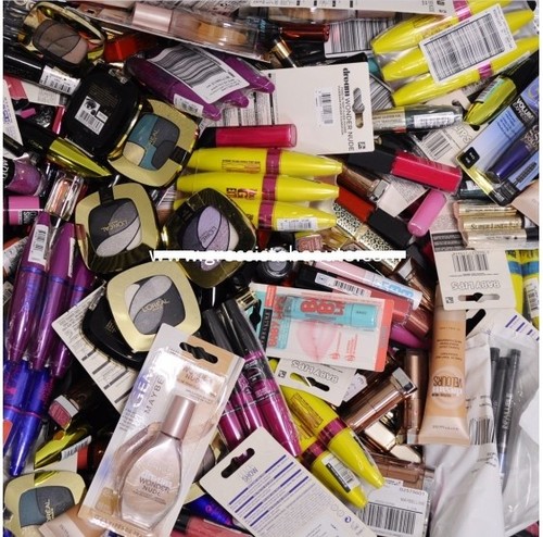 Lot revendeur 102 - 102, maquillages