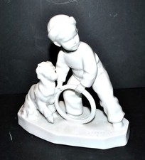 ZSOLNAY PECS Sculpture Enfant au Cerceau en porcelaine ART DECO 1920 signé Sinko