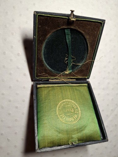 Boitier ancien pour médaille - boitier,