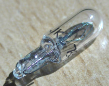 1 AMPOULE MINIATURE JKL73 -