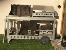 Barbecue-plancha mixte sur