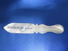 Ancien  coupe papiers/ ouvre lettre en nacre " Luc sur Mer "