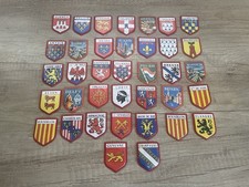 Lot De 37 Écussons Blasons