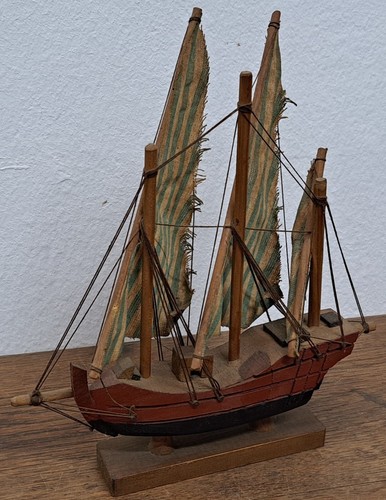Ancienne maquette bateau - de,