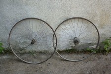 PAIRE DE ROUE DE VELO  REVERSIBLE/ CHAPEAU DE GENDARME - DIAMETRE 64 CM.