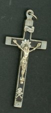 #B- Pendentif ancien crucifix