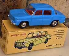 RENAULT  R8 - DINKY  TOYS -