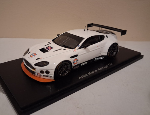 Aston martin vantage - aston,