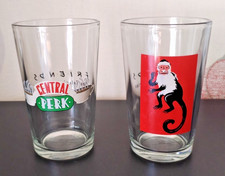 LOT DE 2 VERRES PUBLICITAIRES VINTAGE SERIE FRIENDS - WARNER BROS - 10.5*6.5CM