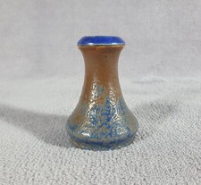 Vase miniature en faïence de