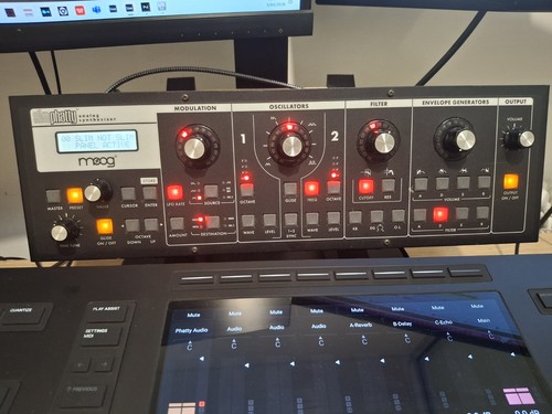 Moog slim phatty analog - slim,