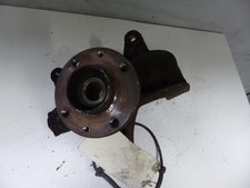 Pivot de moyeu avant gauche