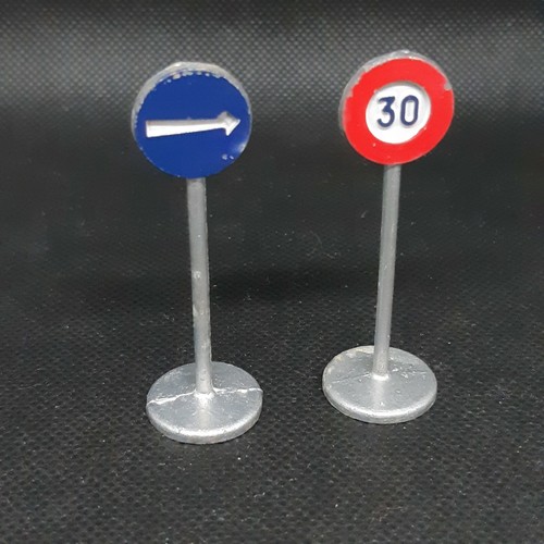 Anciens jouets dinky - anciens,