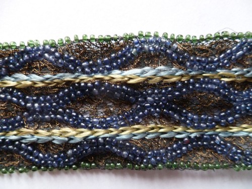Ancien ruban perles - ancien, sur