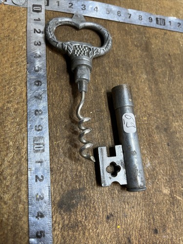 Ancien tire bouchon old - 69,