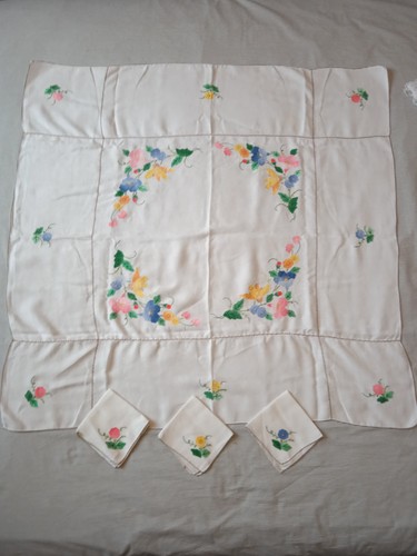 Nappe coton brodée - en,