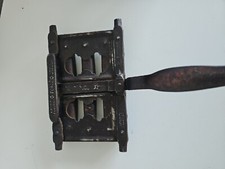 Etrille Acier Forgé STELLA Brosse à chevaux équitation ancien Outil