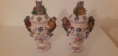 Deux grands pots pourris - deux,