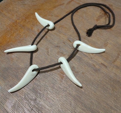 Collier griffes de rahan - 5,