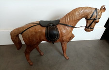 ancien jouet, grand cheval en résine, bois ? et cuir