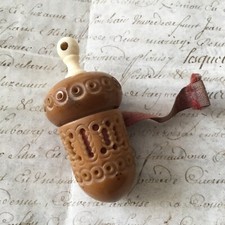 Mètre Enrouleur Dévidoir en COROZO XIXè de Couturière Antique Sewing Meter