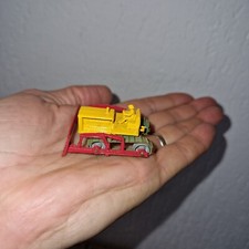 MATCHBOX  LESNEY ancien Caterpillar Bulldozer N ° 8
