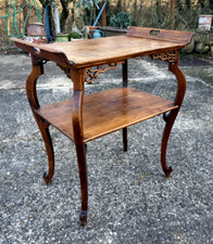 Table d'appoint d'extrême orient en bon état