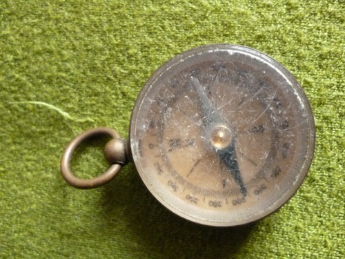 Boussole ancienne petite - boussole,