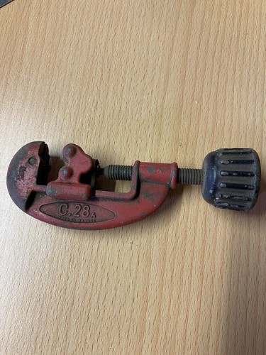 Coupe tube cuivre - coupe,