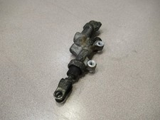 Maître cylindre frein