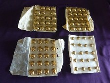 LOT DE 78 BOUTONS ANCIENS DORE UNIFORME 3 TAILLES 4 PLAQUETTES