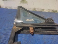 custode avant gauche