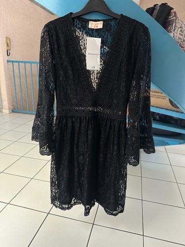 Robe dentelle neuve - taille, 36