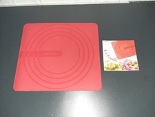 Tupperware - Feuille de cuisson en silicone 35 x 31 cm rouge Comme Neuve