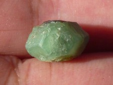 Grenat Démantoïde du Pakistan, pierre gemme brute naturelle 11x10x8 mm. 9 cts