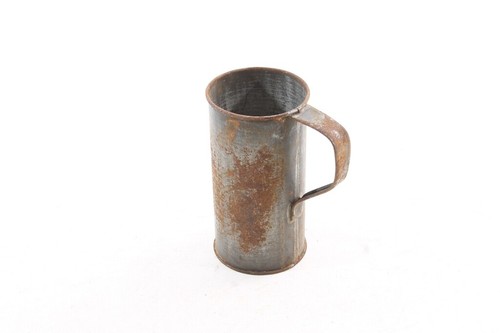Ancien gobelet métal - métal, 0,5